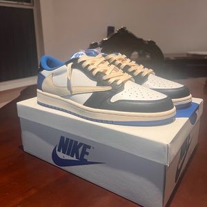 Travis Scott Jordan 1 Low Fragment - 11